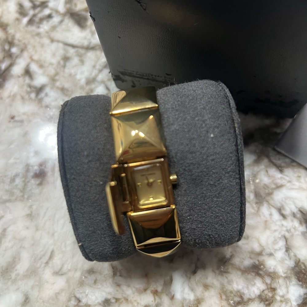 Vince Camuto Women's Gold Geometric Watch - Picture 2 of 5